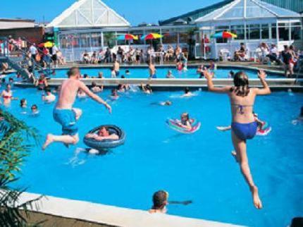 Blue Dolphin Holiday Park Gristhorpe Kültér fotó